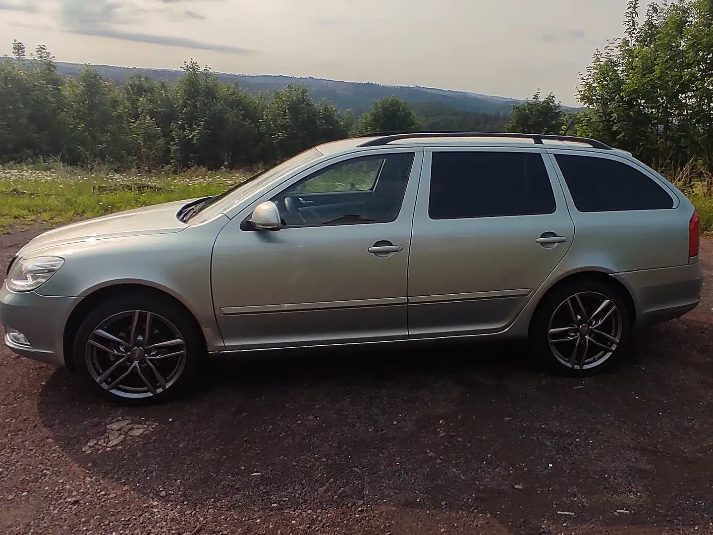 Skoda Octavia Octavia Combi 1.6 Elegance Zielony - 2
