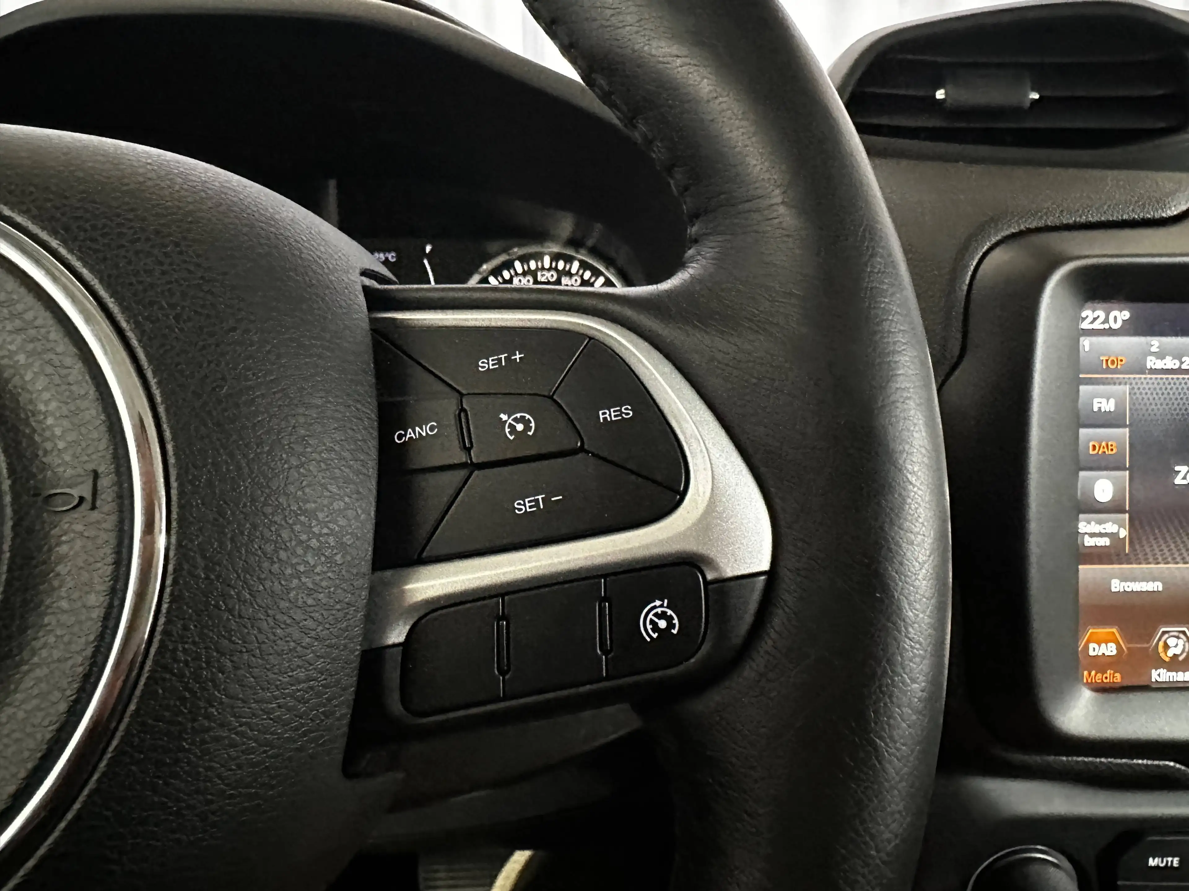 Jeep Renegade 1.3 T4 S DDCT *AUT.*NAVI*STOELVERWARMING*PTS* — photo 14