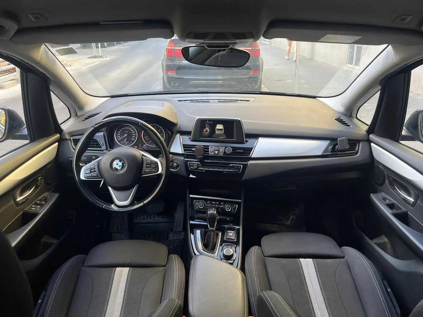 BMW 216 216d Gran Tourer Advantage Aut. Schwarz - 1