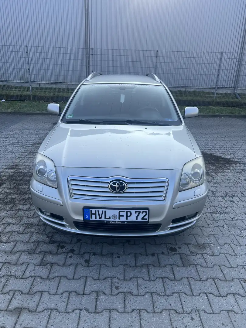 Toyota Avensis 2.0 VVT-i Combi Sol - 1