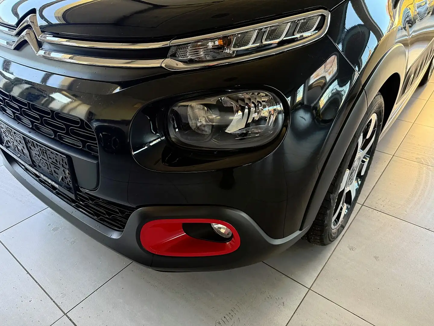 Citroen C3 PureTech 110 S&S 6-Gang-Manuell Shine Schwarz - 2