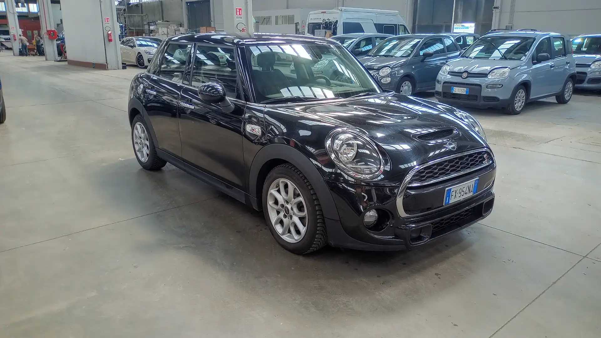 MINI Cooper SD Mini 5p 2.0 Cooper SD auto Zwart - 1