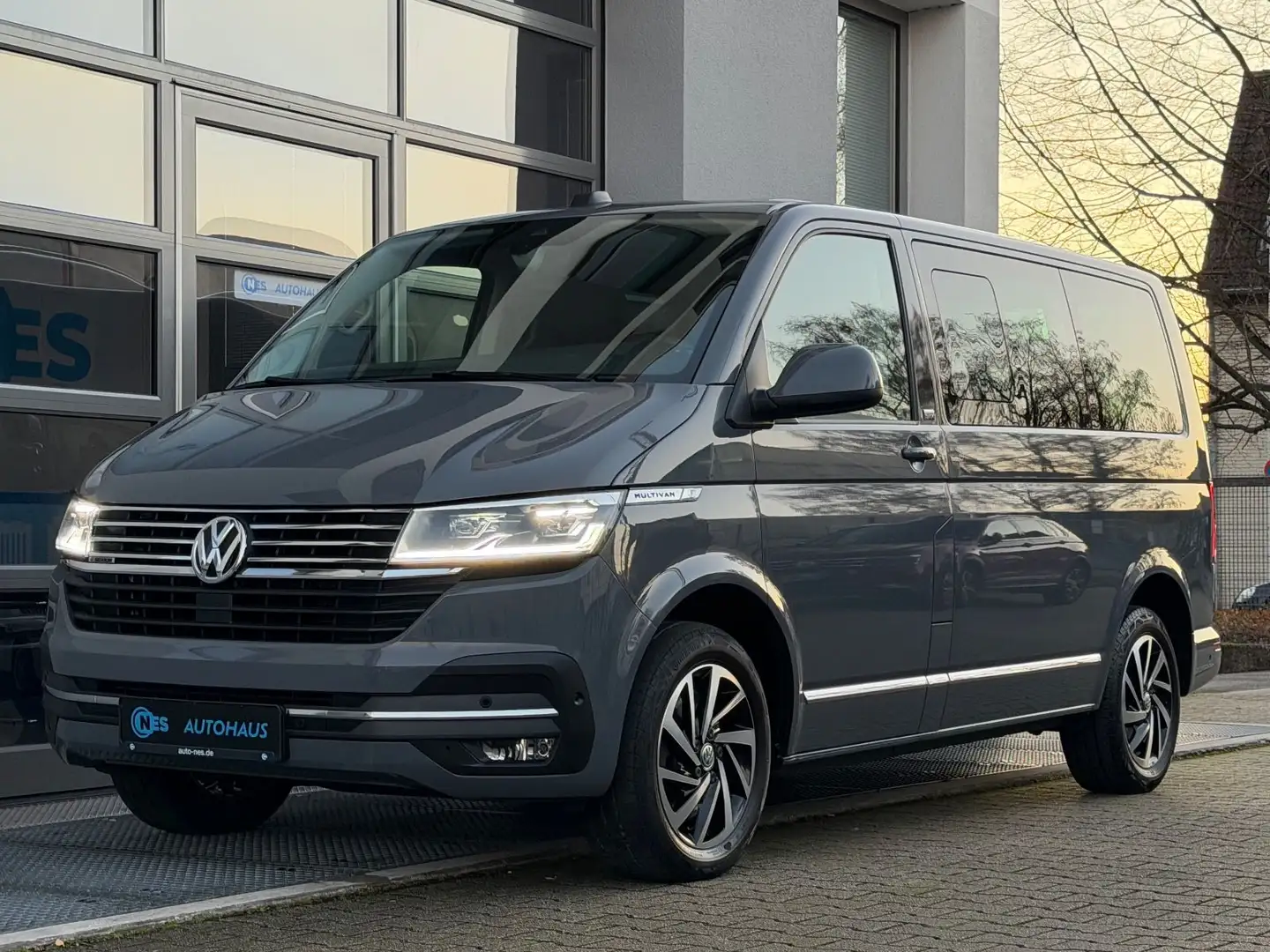 Volkswagen T6 Multivan T6 MULTIVAN 4M*ACC*GENERATION SIX*7 SITZER Grau - 1