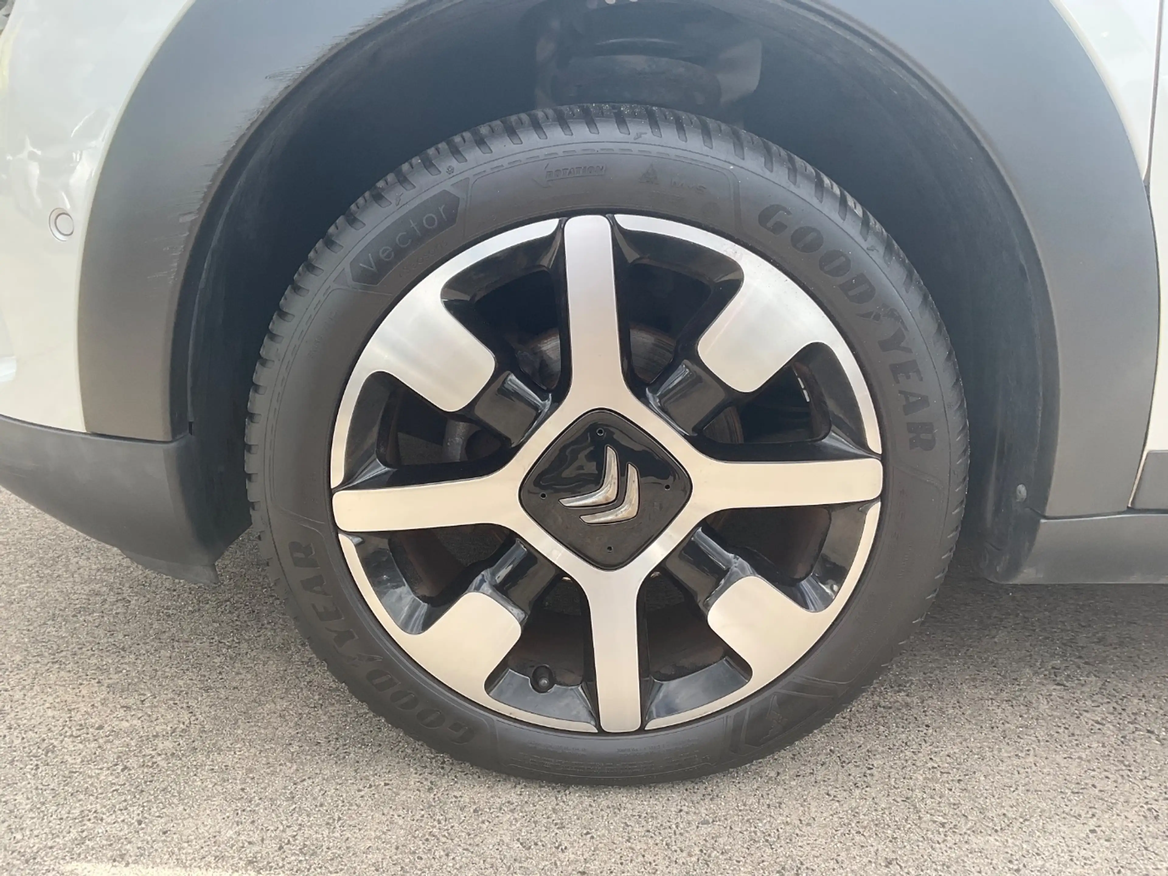 Citroen C4 Cactus 1.2 Shine Automatik! — photo 3