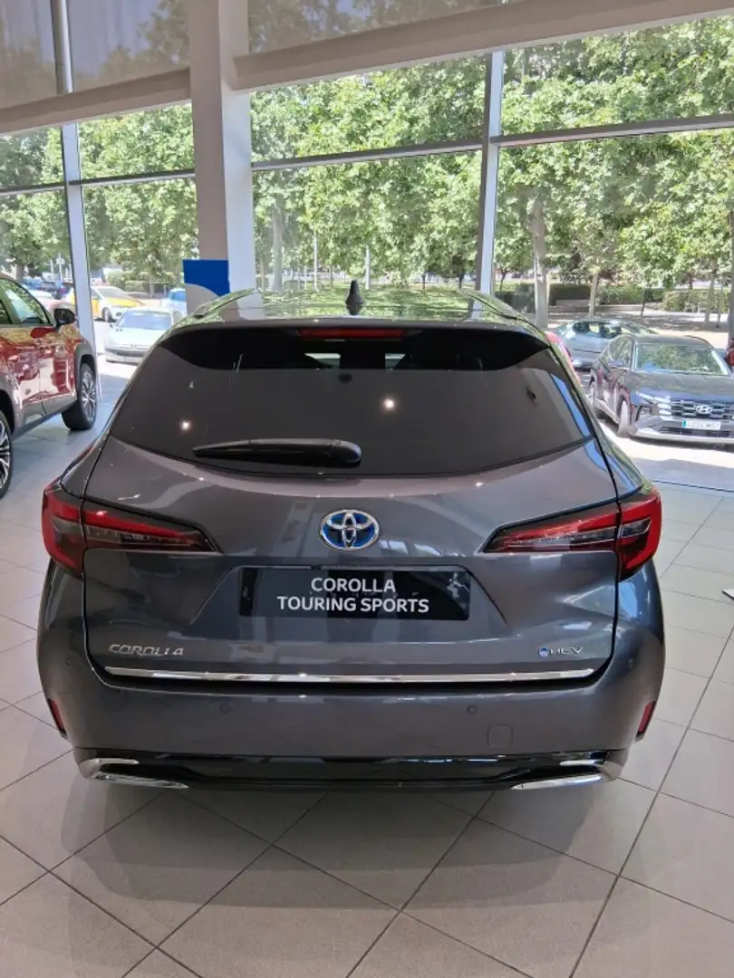 Toyota Corolla Touring Sports 140H Style Edition - 2