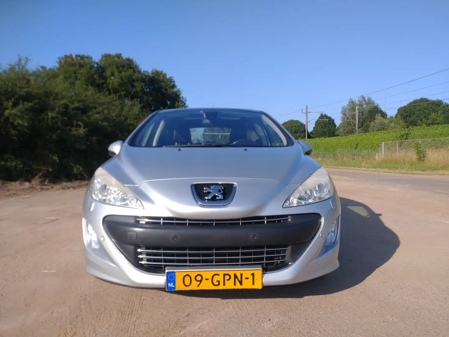 Peugeot 308 1.6 THP Féline Airco Panoramadak Trekhaak Grijs - 2
