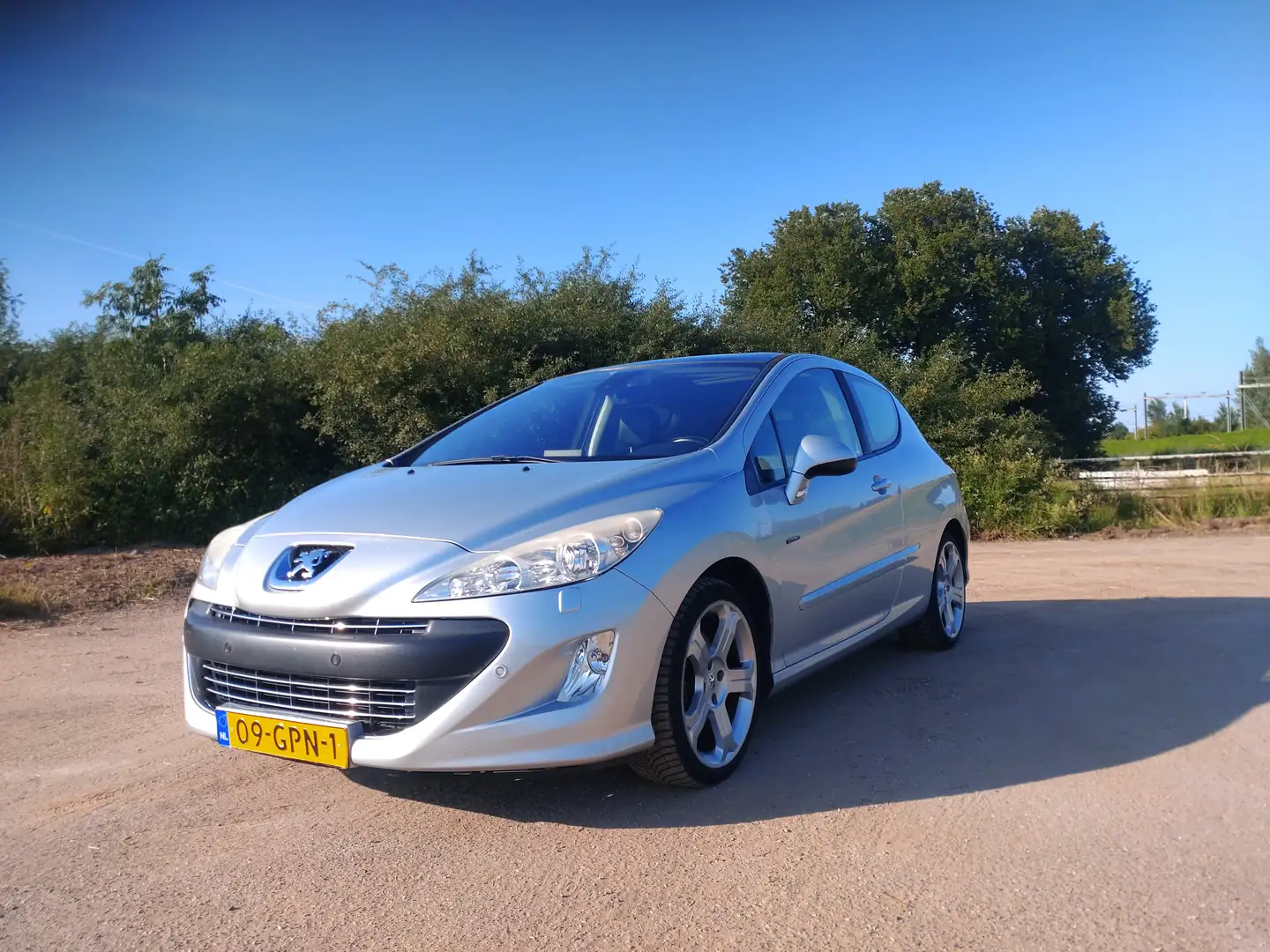 Peugeot 308 1.6 THP Féline Airco Panoramadak Trekhaak Grijs - 1