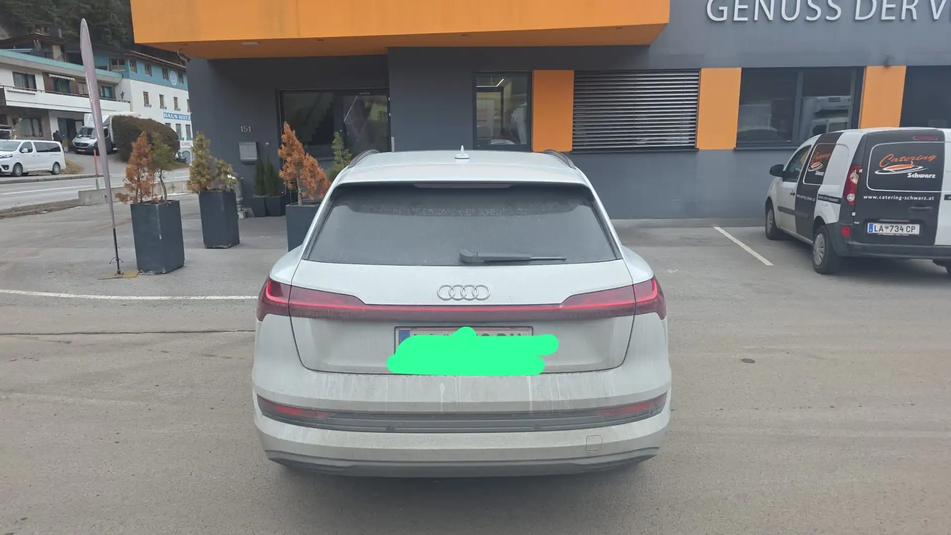 Audi 50 E - tron - 2