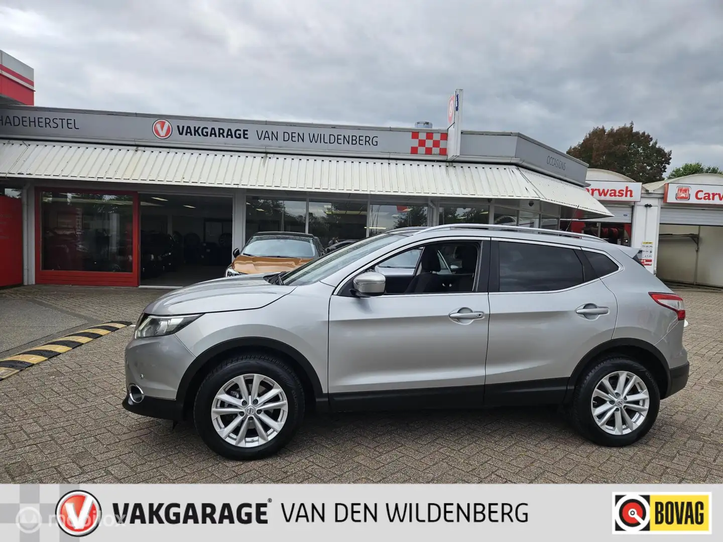 Nissan Qashqai 1.2 Premier Edition Gris - 1