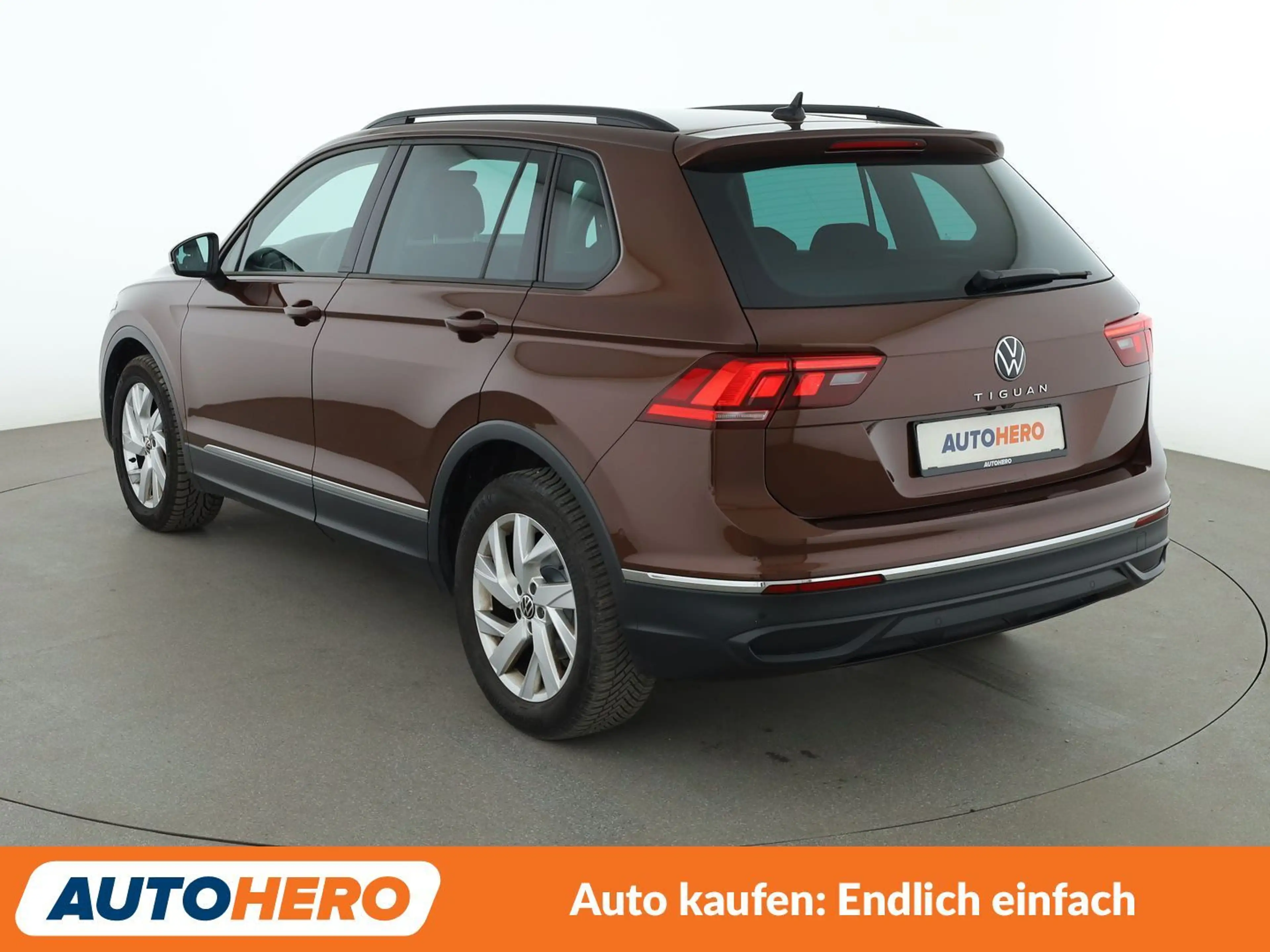 Volkswagen Tiguan 1.5 TSI ACT Life Aut.*NAVI*CAM*SHZ* — photo 4