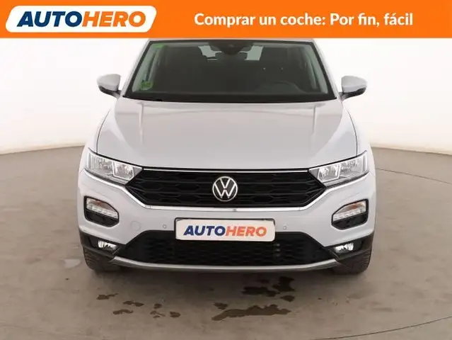 Volkswagen T-Roc view 9