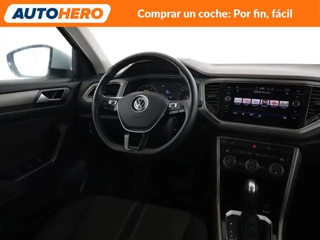 Volkswagen T-Roc view 14