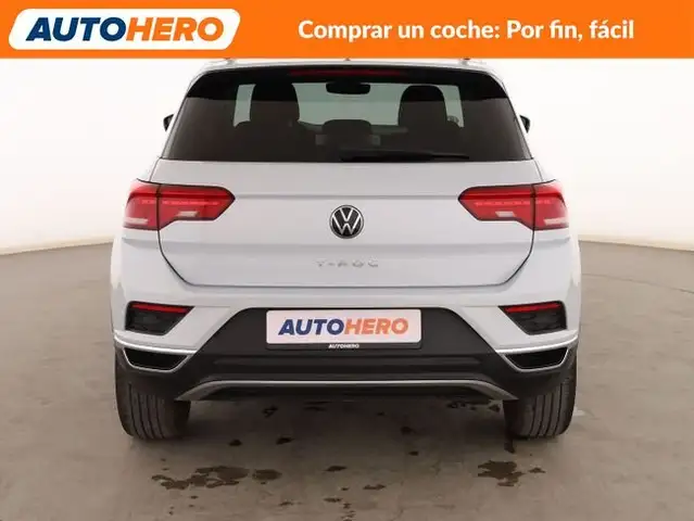 Volkswagen T-Roc view 5