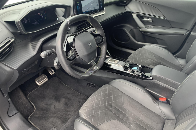 Peugeot e-2008 EV GT Pack 50 kWh | Camera | Adaptive cruise contr — photo 3