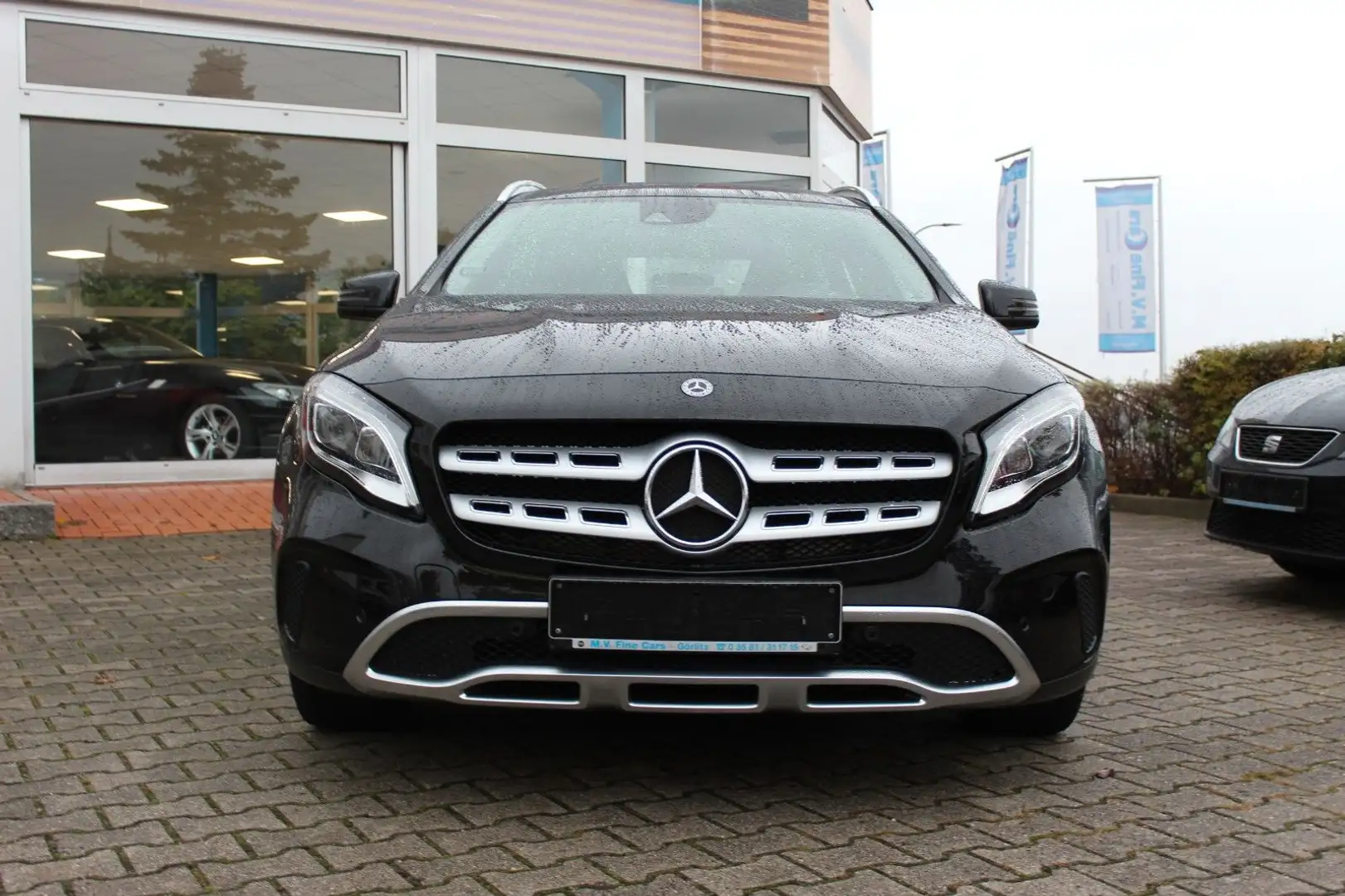 Mercedes-Benz GLA 180 *ERST 35Tkm*1.Hand* Schwarz - 2