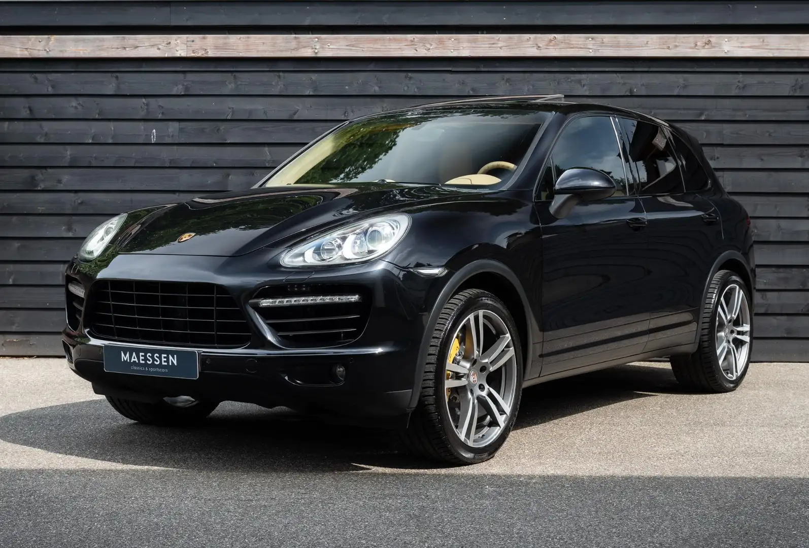 Porsche Cayenne 4.8 Turbo - Youngtimer - PCCB - Burmester Schwarz - 1