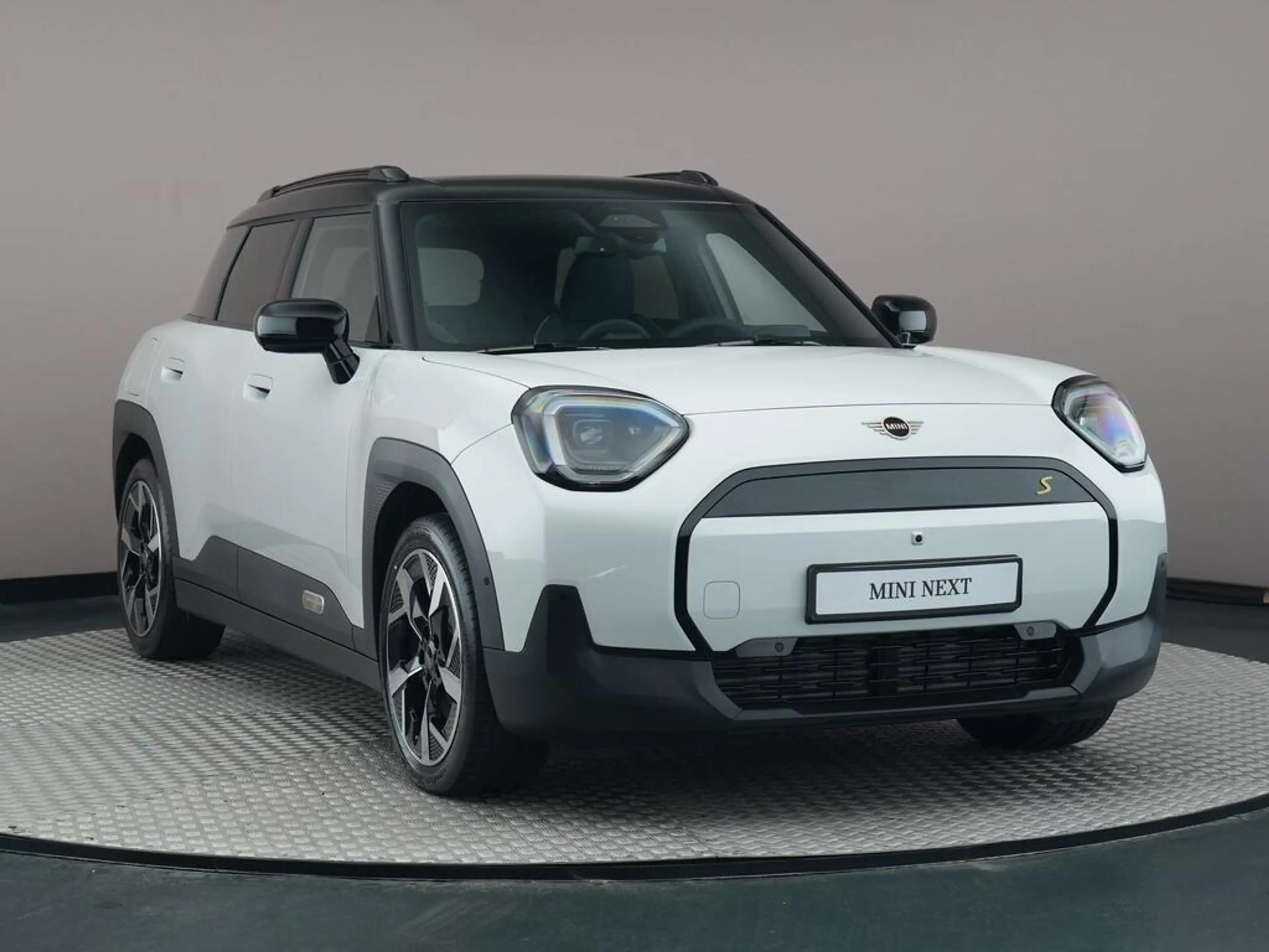 MINI Aceman SE Classic L 54.2 kWh — photo 5