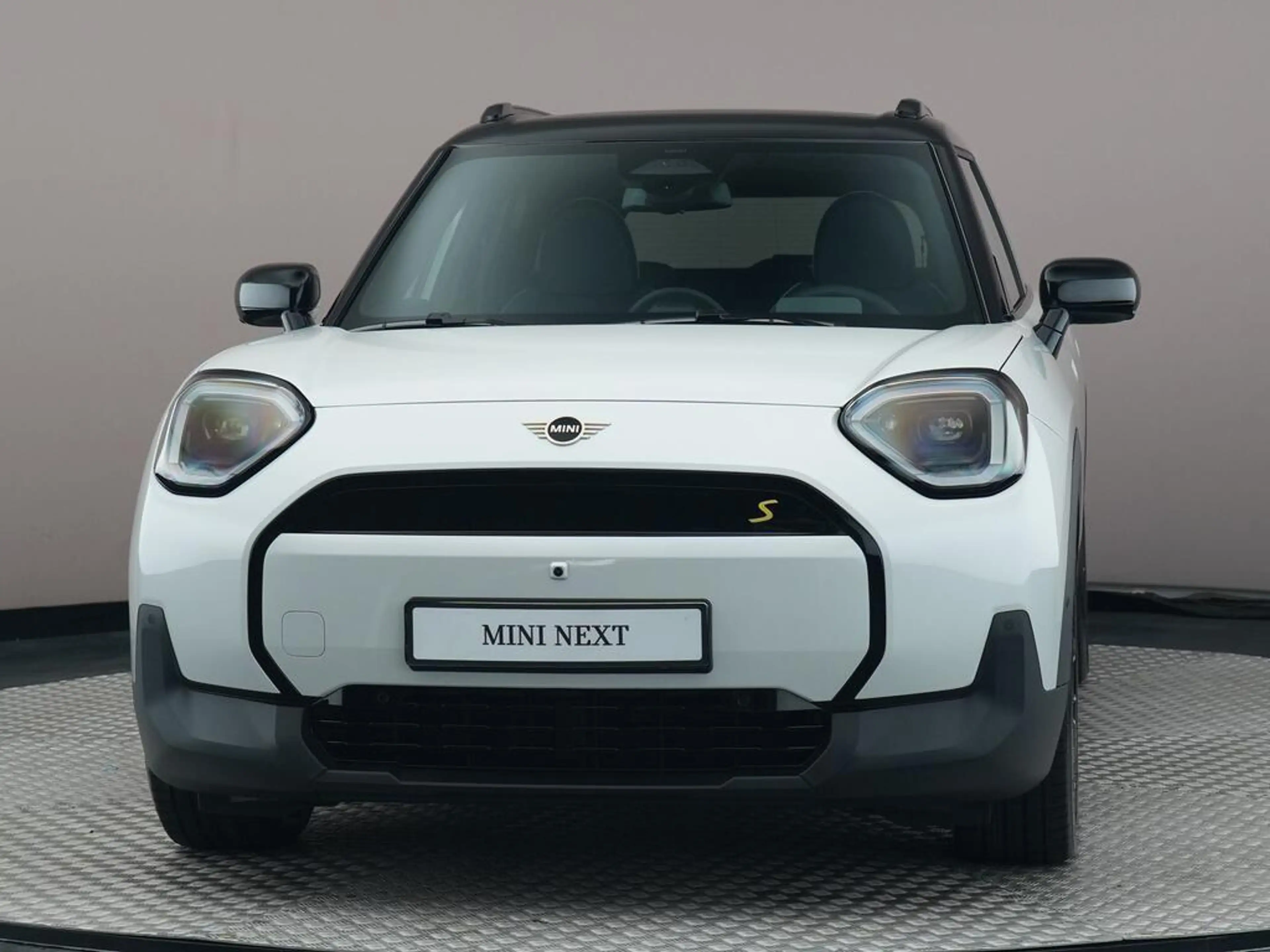 MINI Aceman SE Classic L 54.2 kWh — photo 3