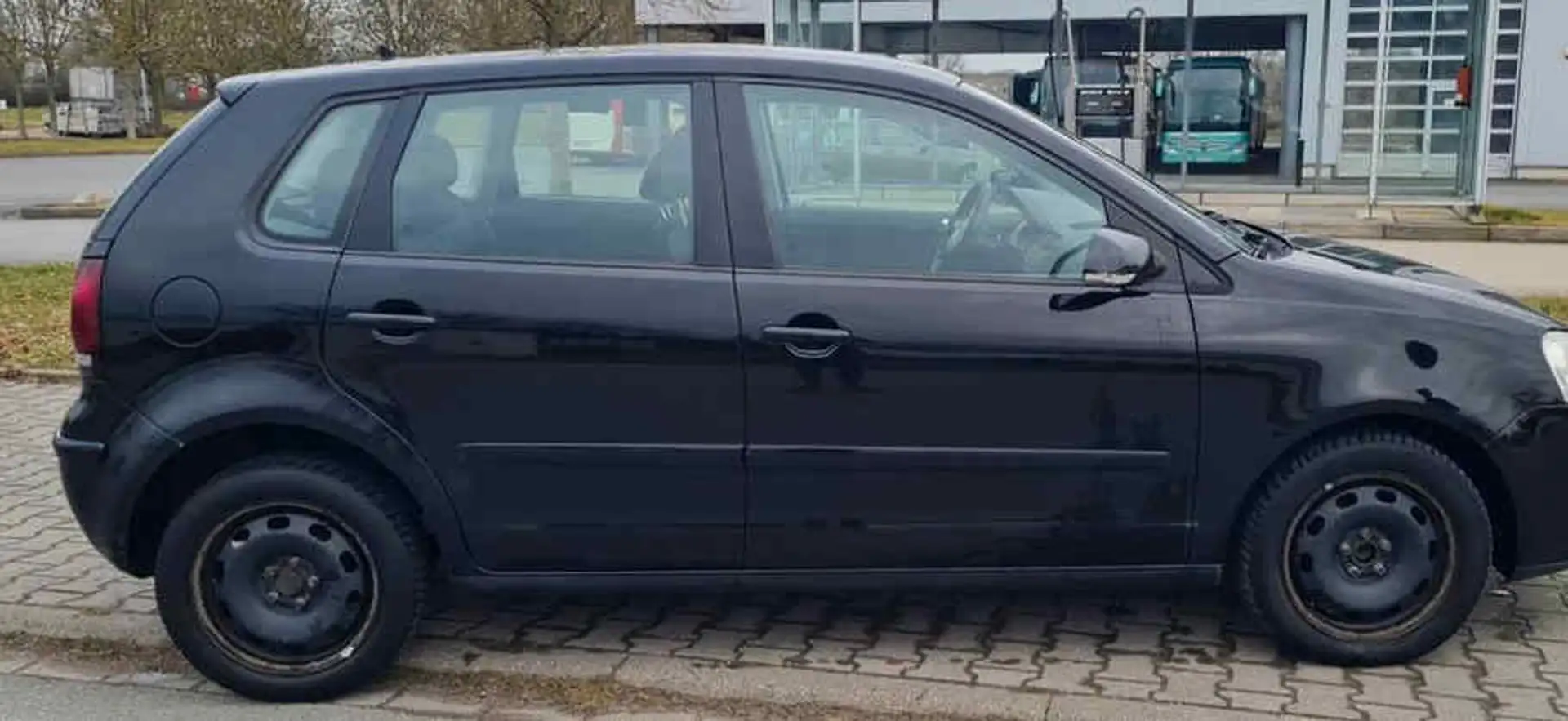 Volkswagen Polo 1.2 Trendline 1.Hand Negro - 2