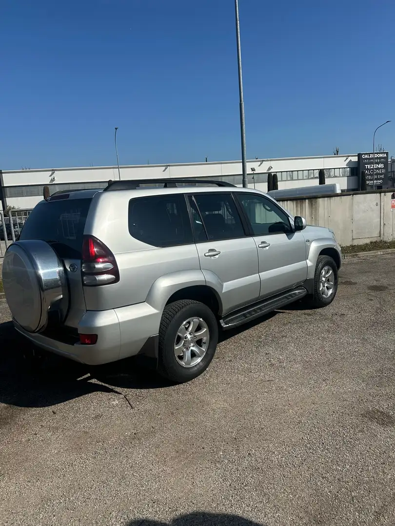 Toyota Land Cruiser kdj120 5p 3.0 d4-d auto - 2