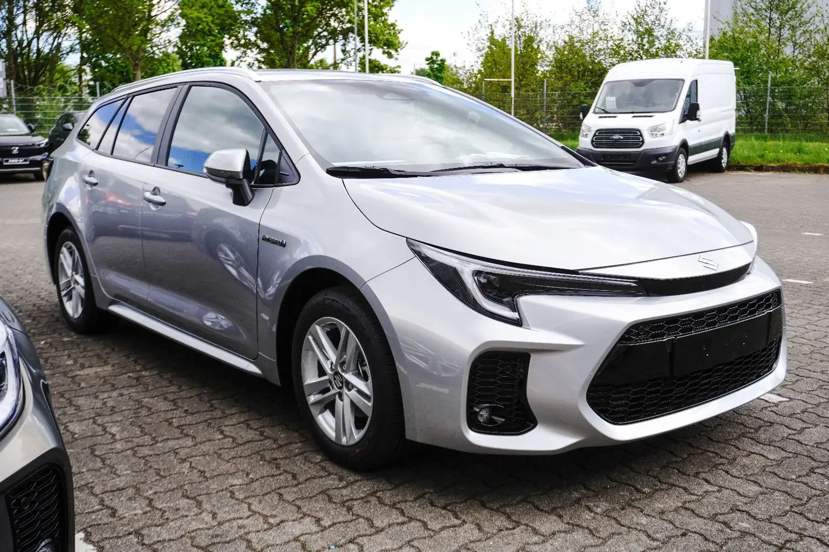 Suzuki Swace Comfort+ HYBRID KOMBI + WR/STAHL INKL! Argent - 1