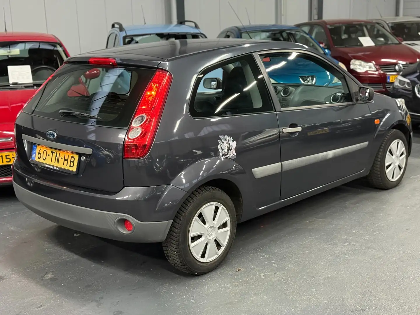 Ford Fiesta 1.3-8V Champion APK NAP Gris - 2