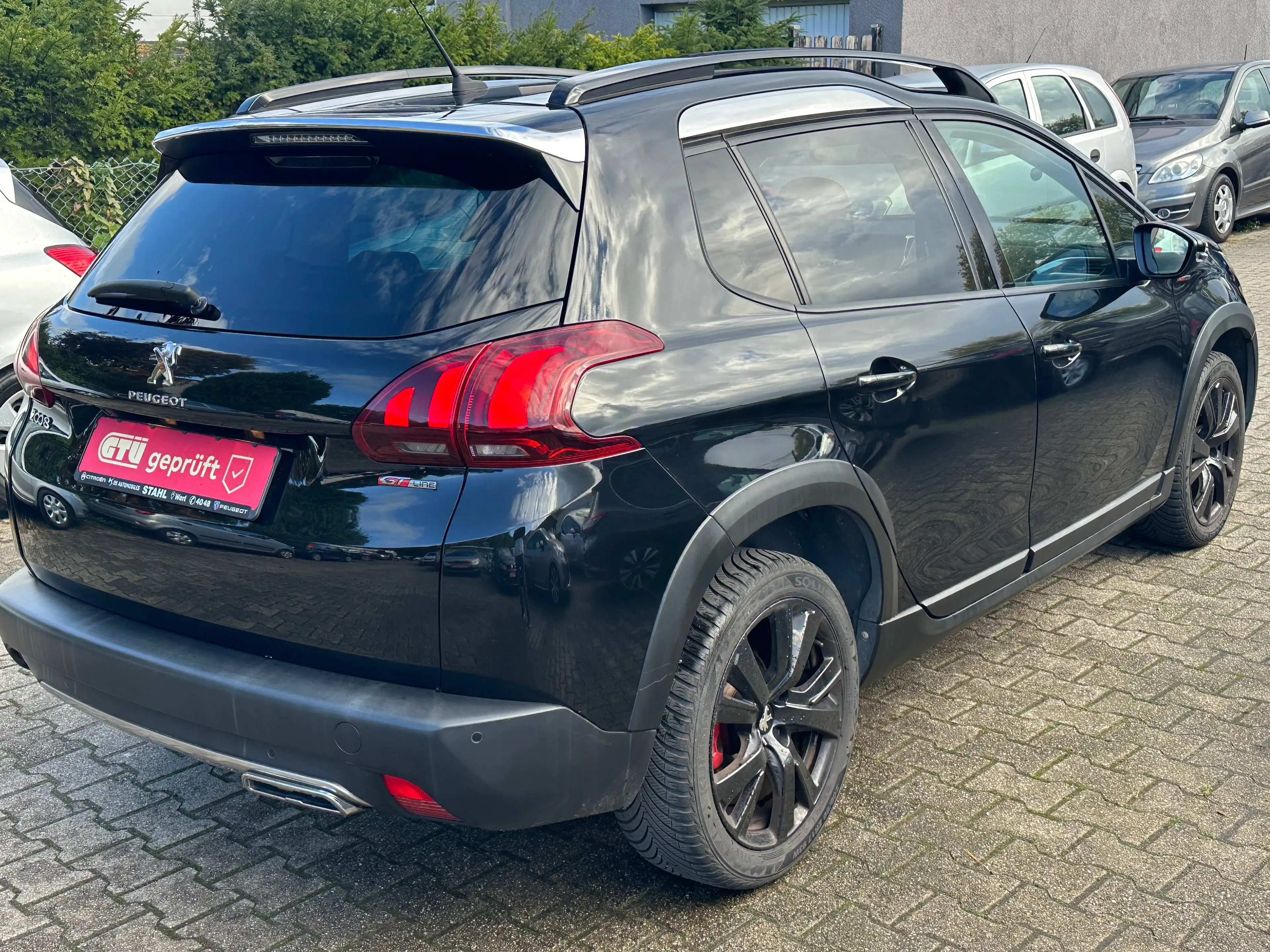 Peugeot 2008 Allure Automatik TÜV NEU — photo 4