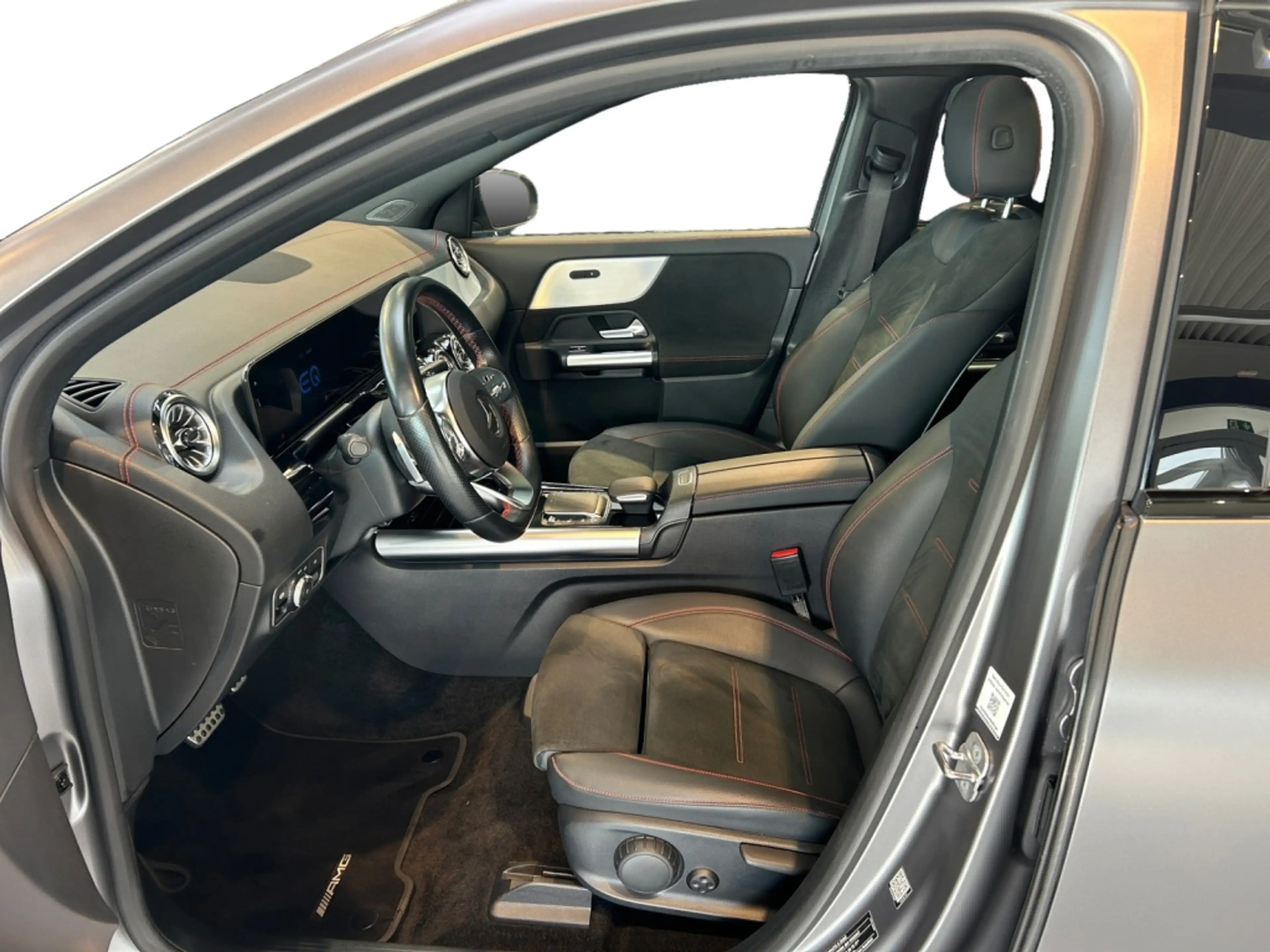 Mercedes-Benz EQA 300 4matic AMG AMG+MBUX+Night+Fahrassist+AHK — photo 9