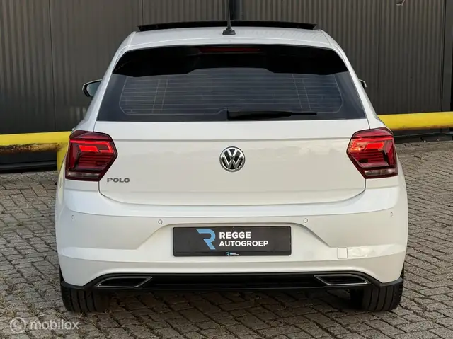 Volkswagen Polo view 8