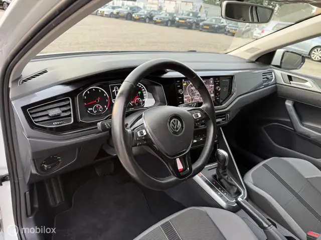 Volkswagen Polo view 11