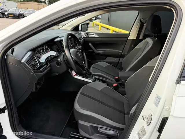 Volkswagen Polo view 10
