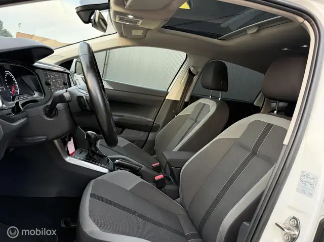 Volkswagen Polo view 4