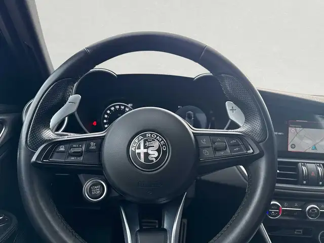 Alfa Romeo Giulia view 11