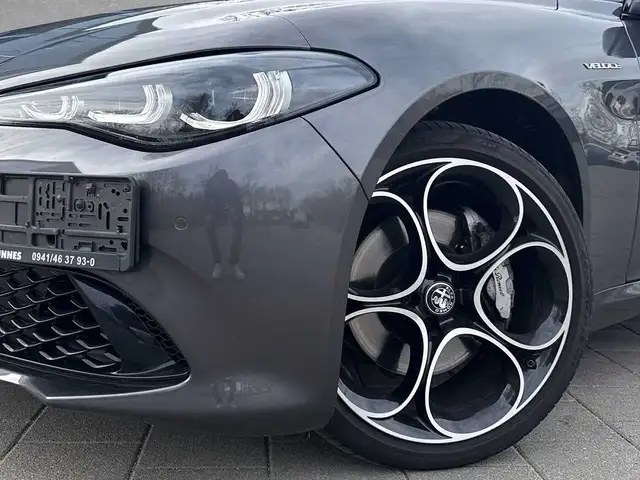 Alfa Romeo Giulia view 13