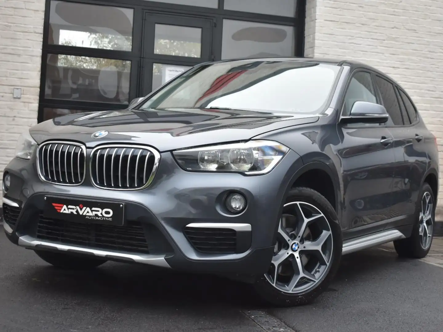 BMW X1 xDrive20i Aut. xLine / Leder / Cruise / Garantie Gris - 2