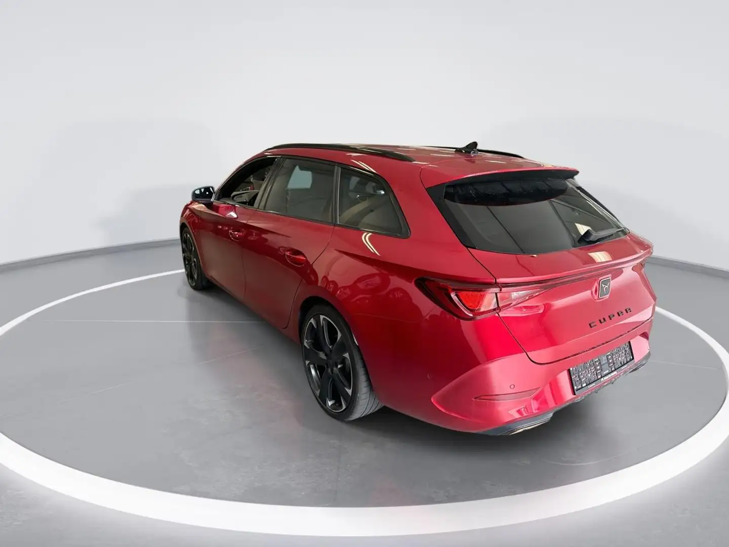 CUPRA Leon Sportstourer 1.4 245pk DSG e-Hybrid VZ Performance Rood - 2