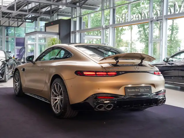 Mercedes-Benz Amg GT view 6