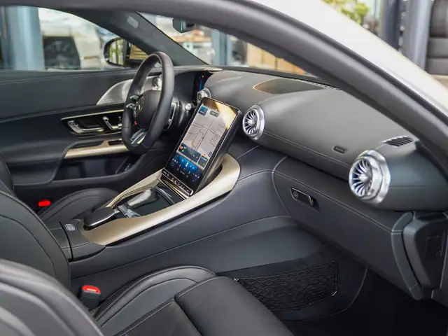 Mercedes-Benz Amg GT view 8