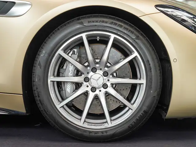 Mercedes-Benz Amg GT view 3