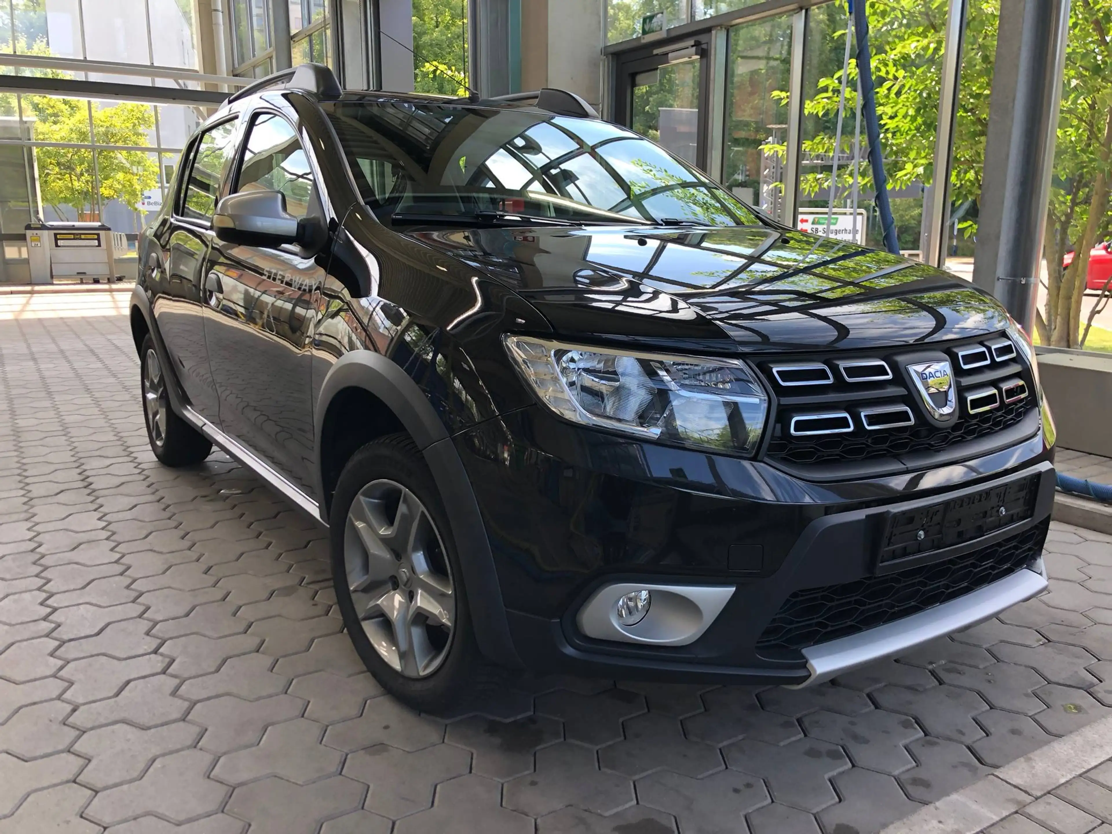 Dacia Sandero TCe 90 Stepway Automatik Navi/PDC/Kamera — photo 3