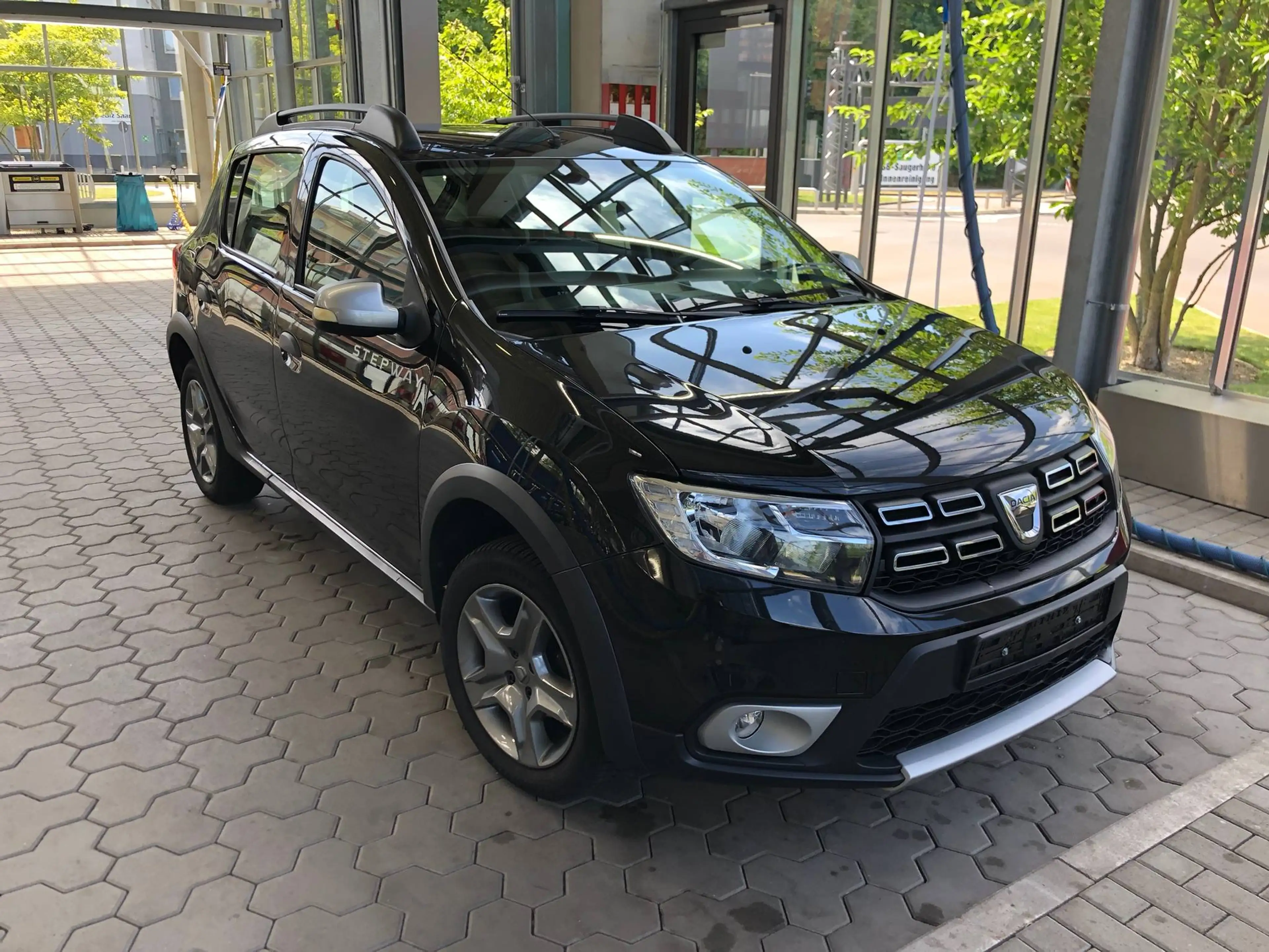 Dacia Sandero TCe 90 Stepway Automatik Navi/PDC/Kamera — photo 11