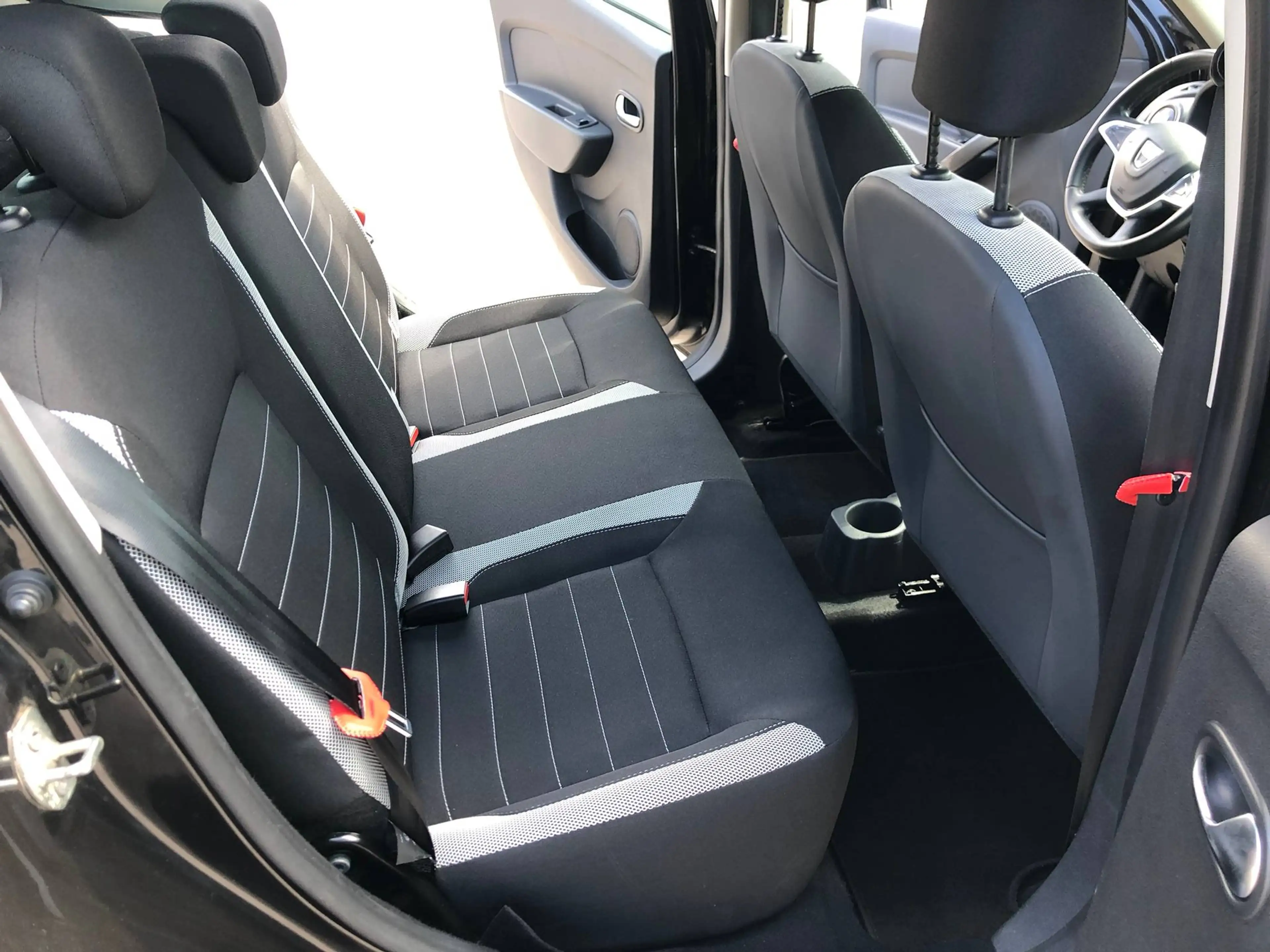 Dacia Sandero TCe 90 Stepway Automatik Navi/PDC/Kamera — photo 10