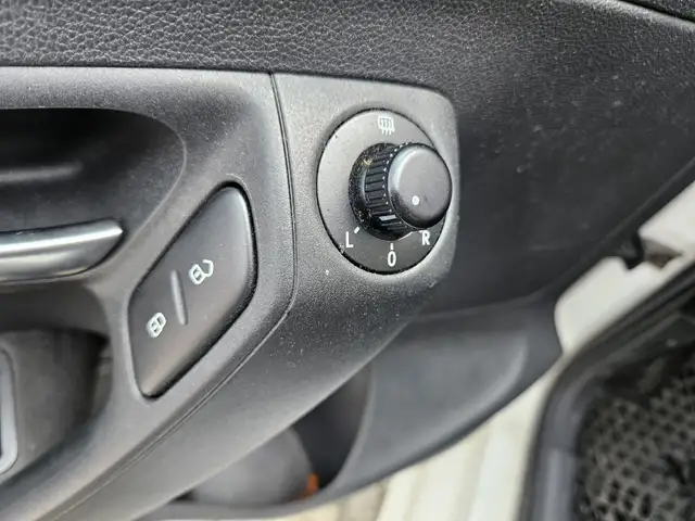 Volkswagen Polo view 8