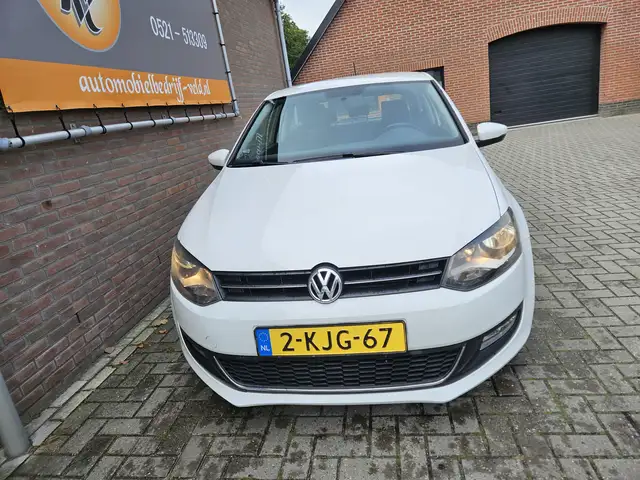 Volkswagen Polo view 2