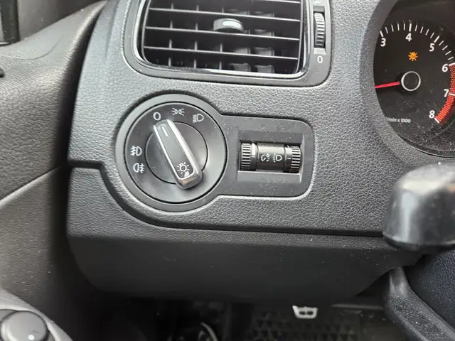Volkswagen Polo view 18