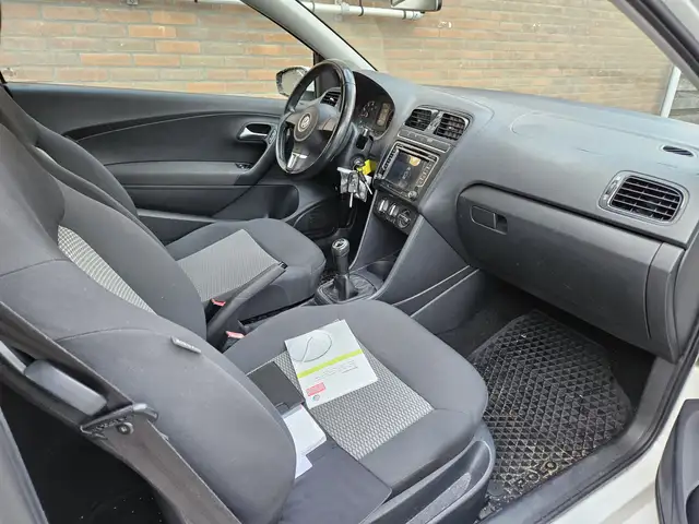 Volkswagen Polo view 29
