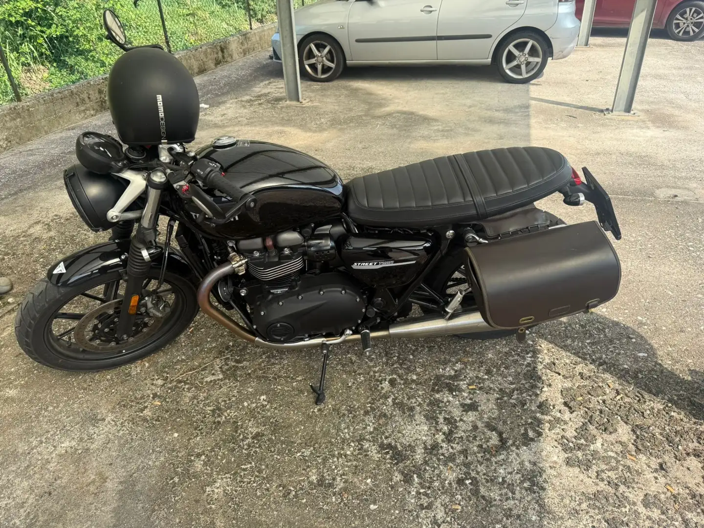 Triumph Street Twin Classic Urban Custom 900cc Negru - 1