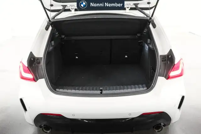 BMW 1 Series view 22