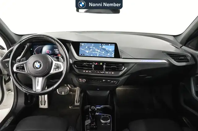 BMW 1 Series view 10