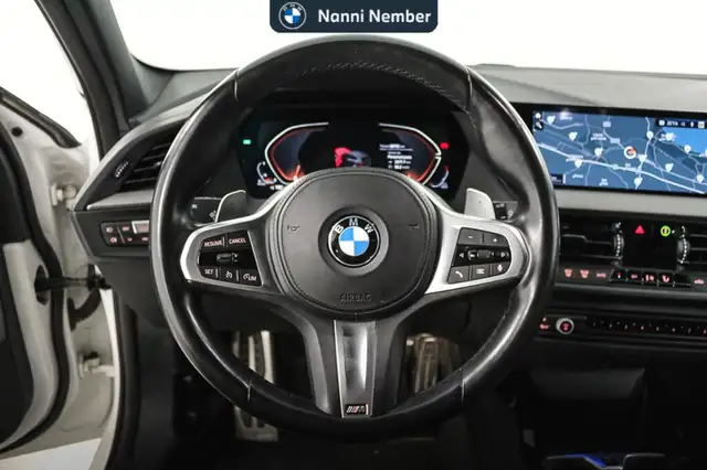 BMW 1 Series view 15